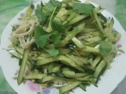 Cold cucumber and mushroom