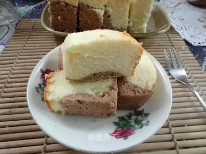 Electric rice cooker two-color breeze cake