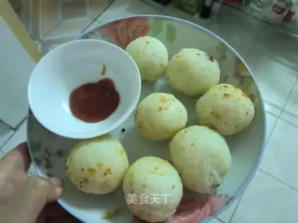 Pan-fried glutinous rice balls