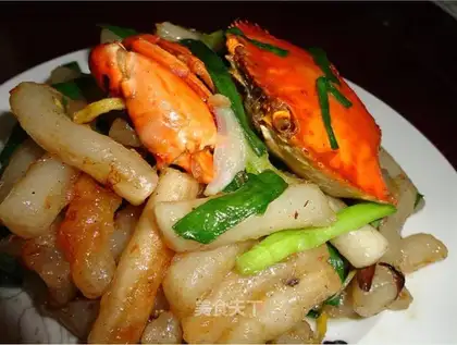 Fried Korean rice cake with crab