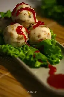 Raisins, nuts, potato balls