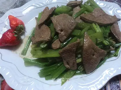 stir-fried pork liver with celery