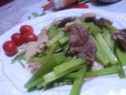 stir-fried pork with celery