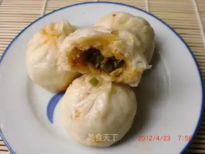 Sanding steamed buns