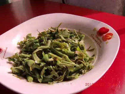 pickled Chinese toon sprouts
