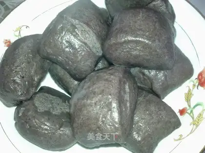 Black rice steamed buns