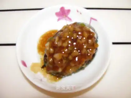 Steamed abalone with garlic