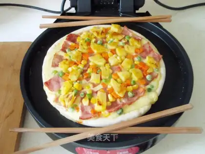 Pineapple bacon pizza