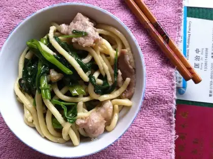 Fried noodles with vegetables