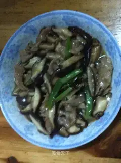 stir-fried pork with mushrooms
