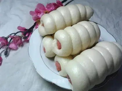 Cream ham sausage roll
