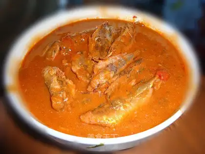 Sardines in tomato sauce