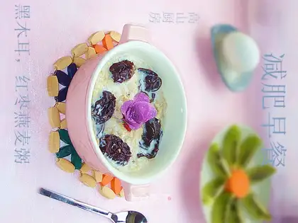 Black fungus and red dates oatmeal