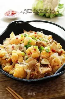 Chop pepper and cauliflower vermicelli pot