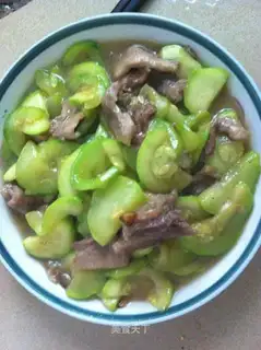 stir-fried pork with green jade melons