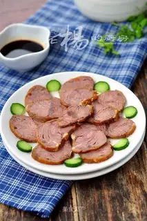 Home-made sauce beef