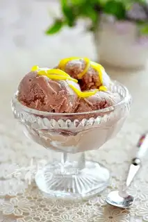 strawberry ice cream