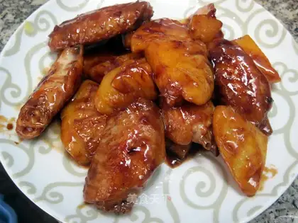 Chicken fin with honey sauce and pineapple