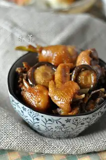 Braised chicken with mushroom