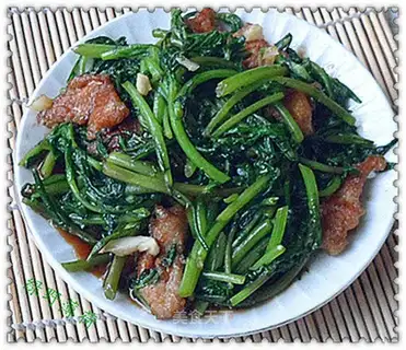 stir-fried chrysanthemum with meat