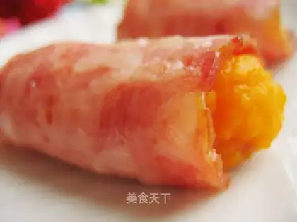 Coconut pumpkin bacon roll