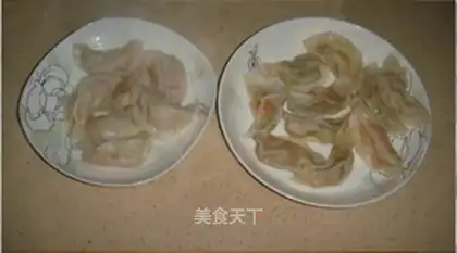 Tomato and egg dumplings