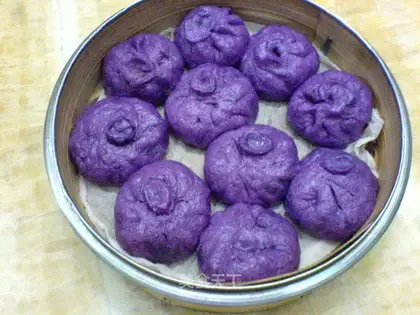 Purple sweet potato bean paste bun