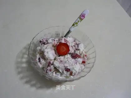 Almonds and Strawberries with milk