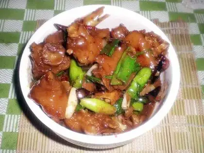 Return to the pot of pig's feet