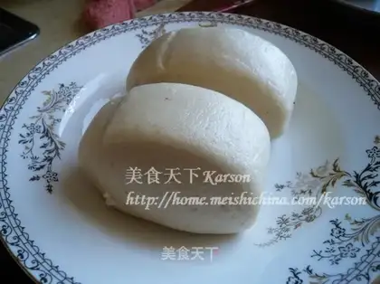 Steamed steamed buns with white flour