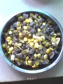 Jade lotus roots are in pairs