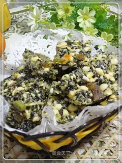 Raisins and peanut candies