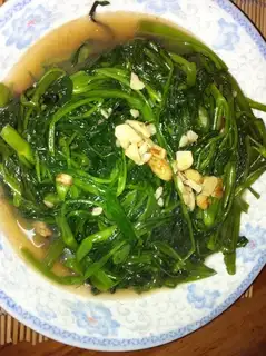 stir-fried vegetables with minced garlic