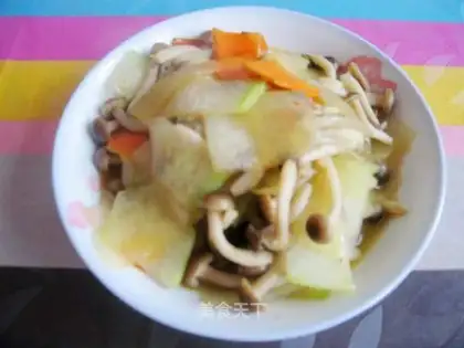 stir-fried wax gourd with crab mushrooms