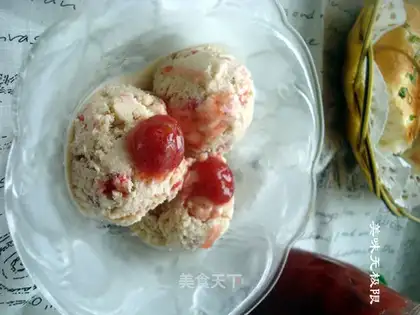 Strawberry pulp ice cream