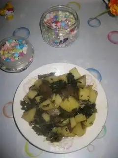 Stewed potatoes with salted mustard