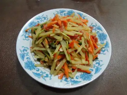 Sauce shredded potatoes