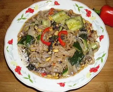 Perilla and pine nuts mixed with jellyfish