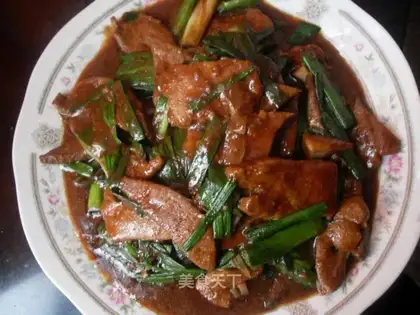 stir-fried pork liver with garlic