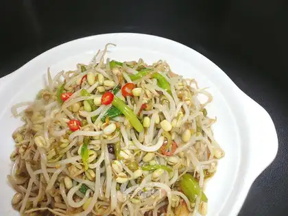 Cold bean sprouts