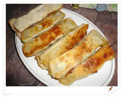 Dandelion meat pot sticker