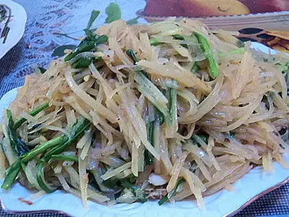 stir-fried shredded potatoes
