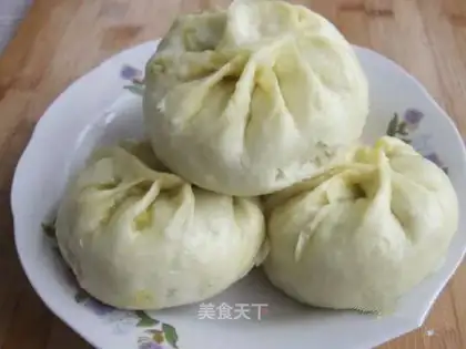 Zucchini egg steamed buns