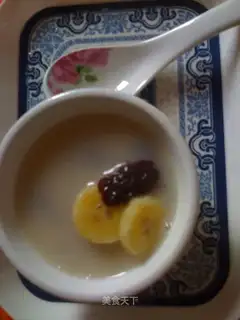 Coix rice and black jujube soup