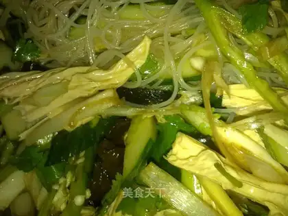 Cold cucumber vermicelli