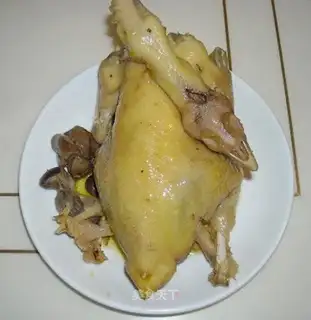Voltage cooker version salt-roasted chicken