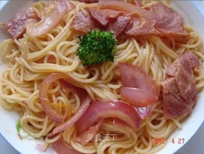 Bacon and tomato pasta