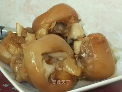 braised pork knuckle in red