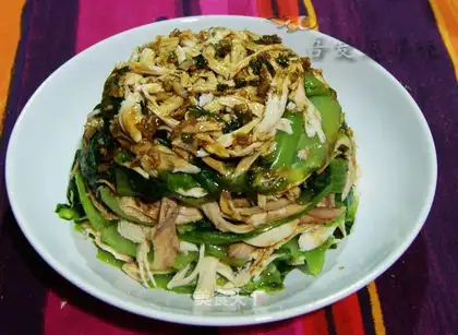 Shredded chicken with mustard