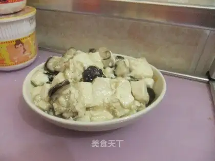 Braised tofu with mushrooms